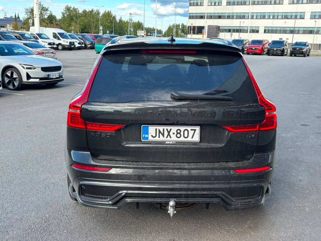 Volvo XC60 2025 Musta