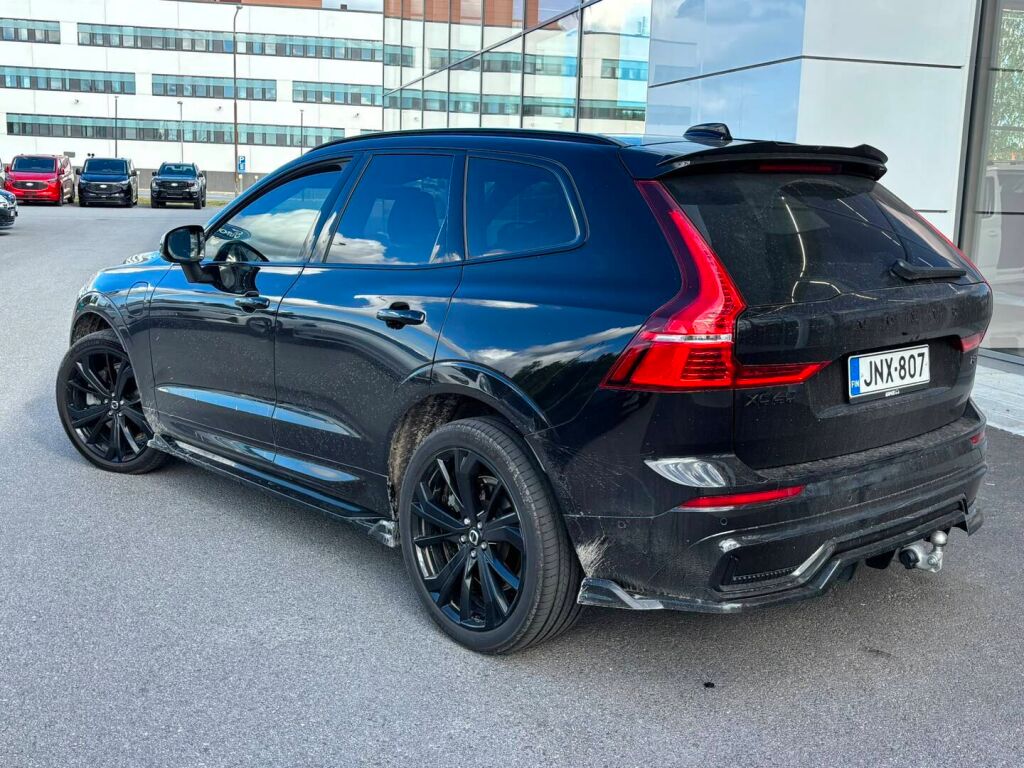 Volvo XC60 2025 Musta