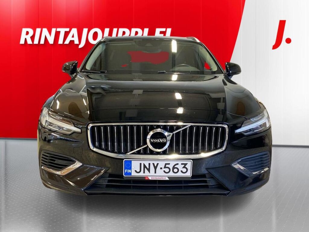 Volvo V60 2021 Musta