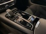 Volvo V60 2021 Musta