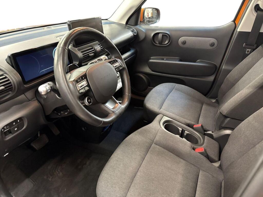 Hyundai INSTER 2025 Oranssi