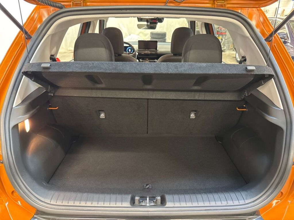 Hyundai INSTER 2025 Oranssi