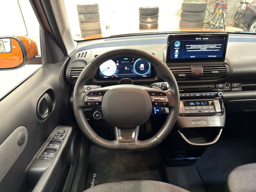 Hyundai INSTER 2025 Oranssi