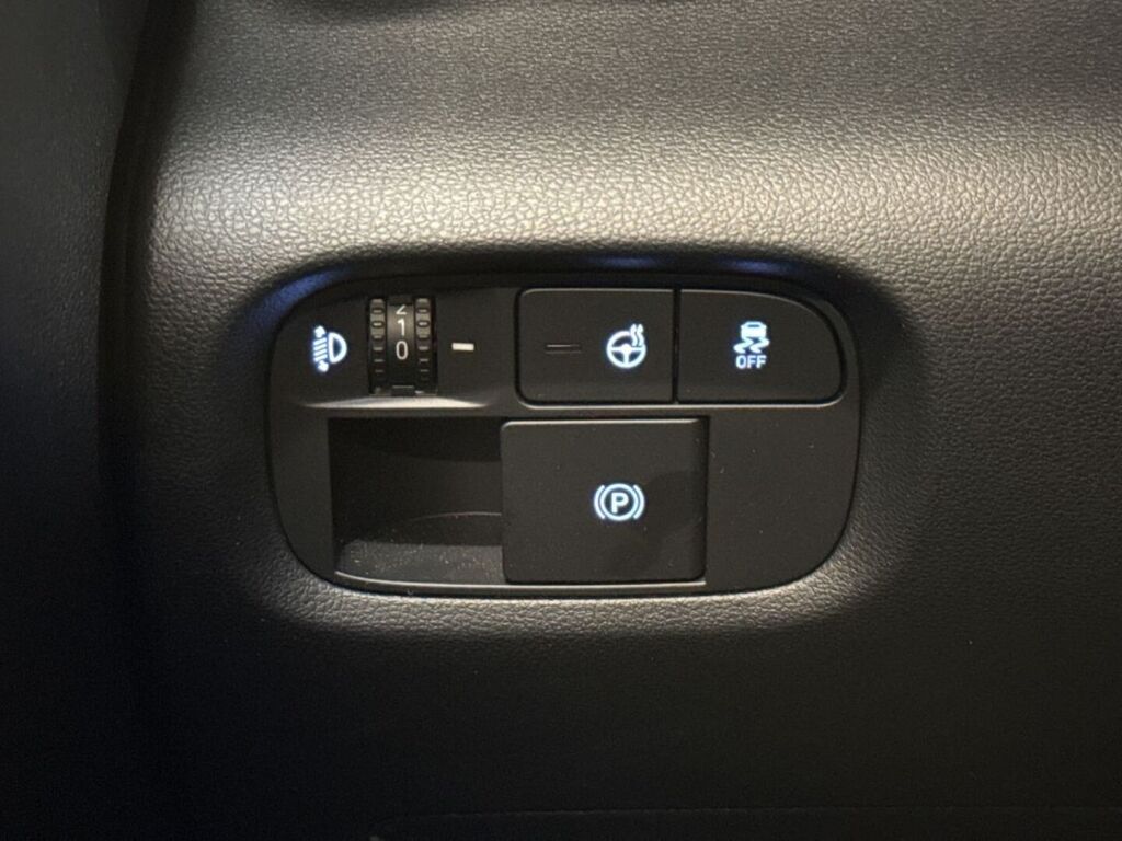 Hyundai INSTER 2025 Oranssi
