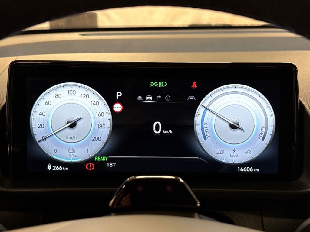 Hyundai INSTER 2025 Oranssi