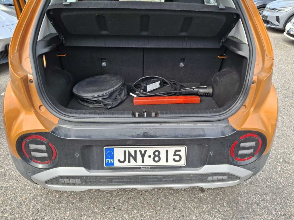 Hyundai INSTER 2025 Oranssi