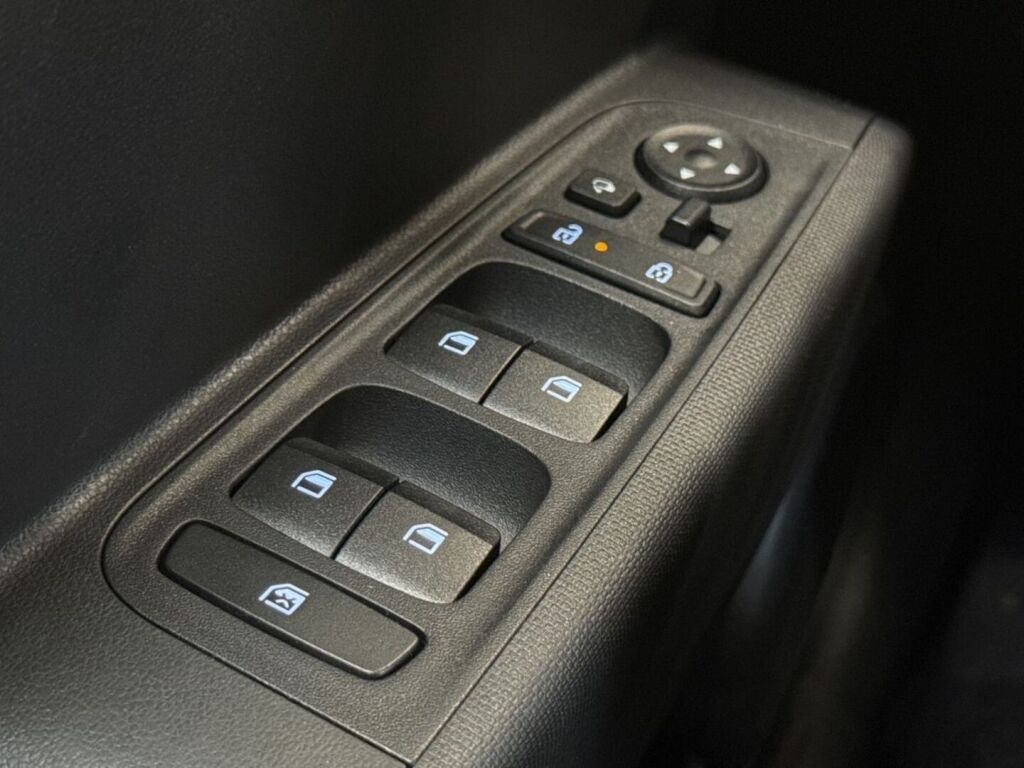 Hyundai INSTER 2025 Oranssi