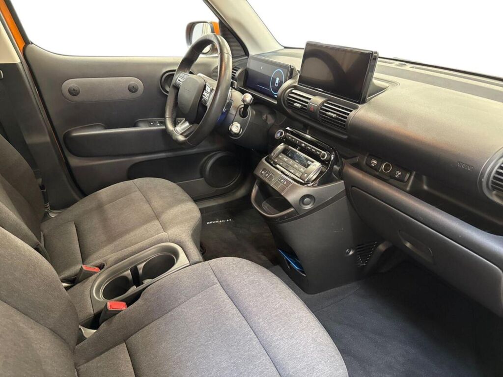 Hyundai INSTER 2025 Oranssi