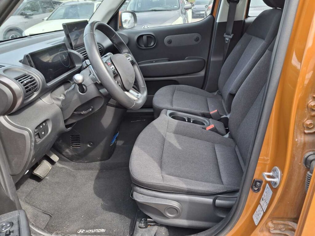 Hyundai INSTER 2025 Oranssi