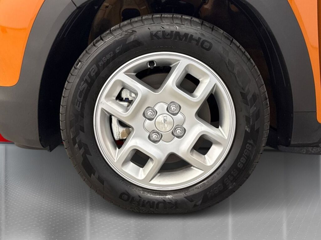 Hyundai INSTER 2025 Oranssi