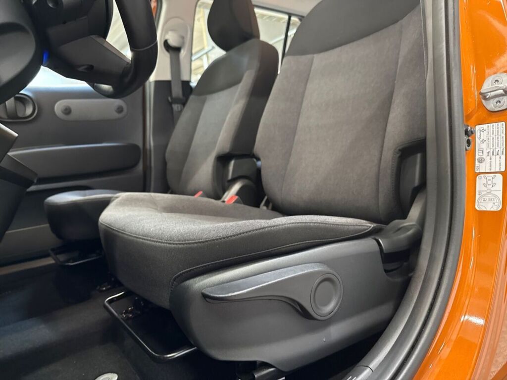 Hyundai INSTER 2025 Oranssi