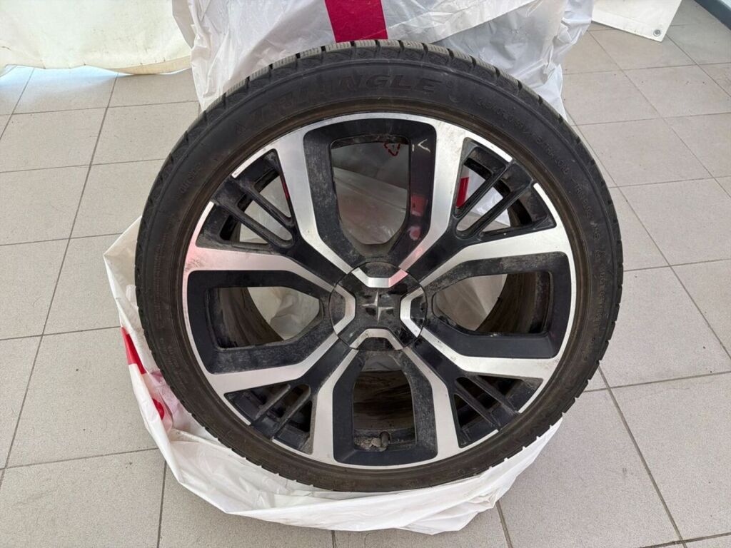 Polestar 2 2022 Musta