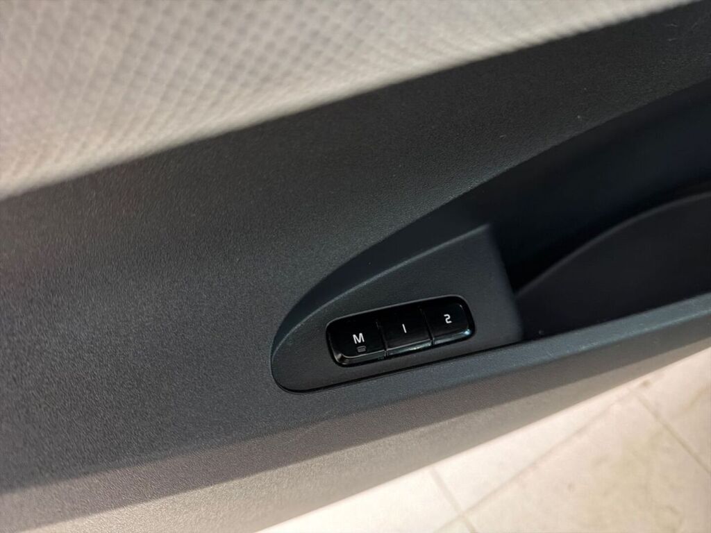 Polestar 2 2022 Musta