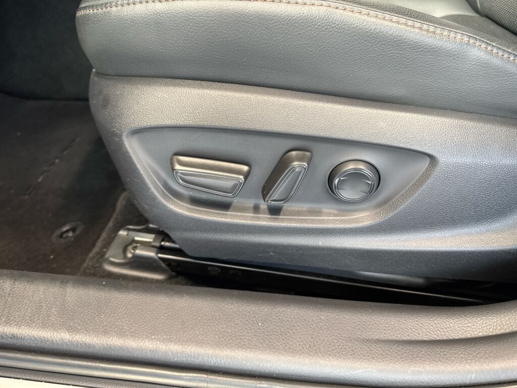 Toyota Camry 2020 Musta