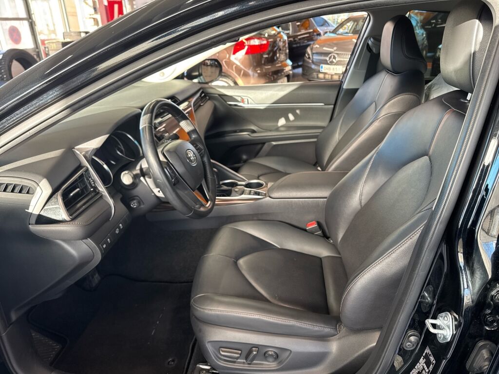 Toyota Camry 2020 Musta