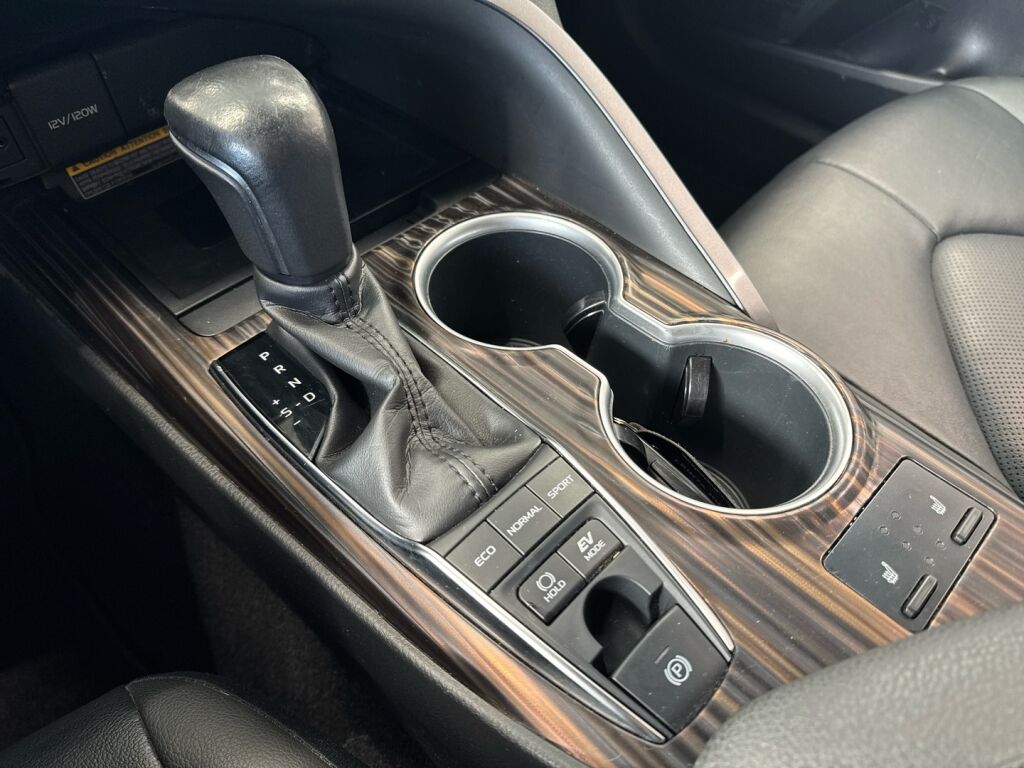 Toyota Camry 2020 Musta