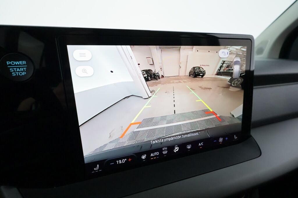 Ford Tourneo Courier 2025 Sininen