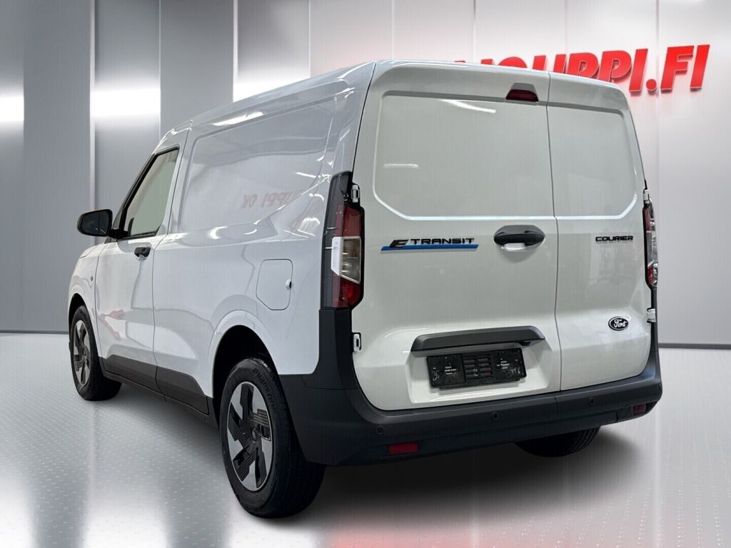 Ford Transit Courier 2026 Valkoinen