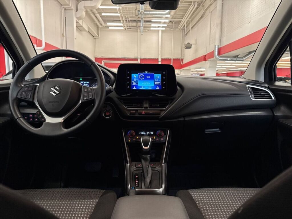 Suzuki S-Cross 2024 Musta