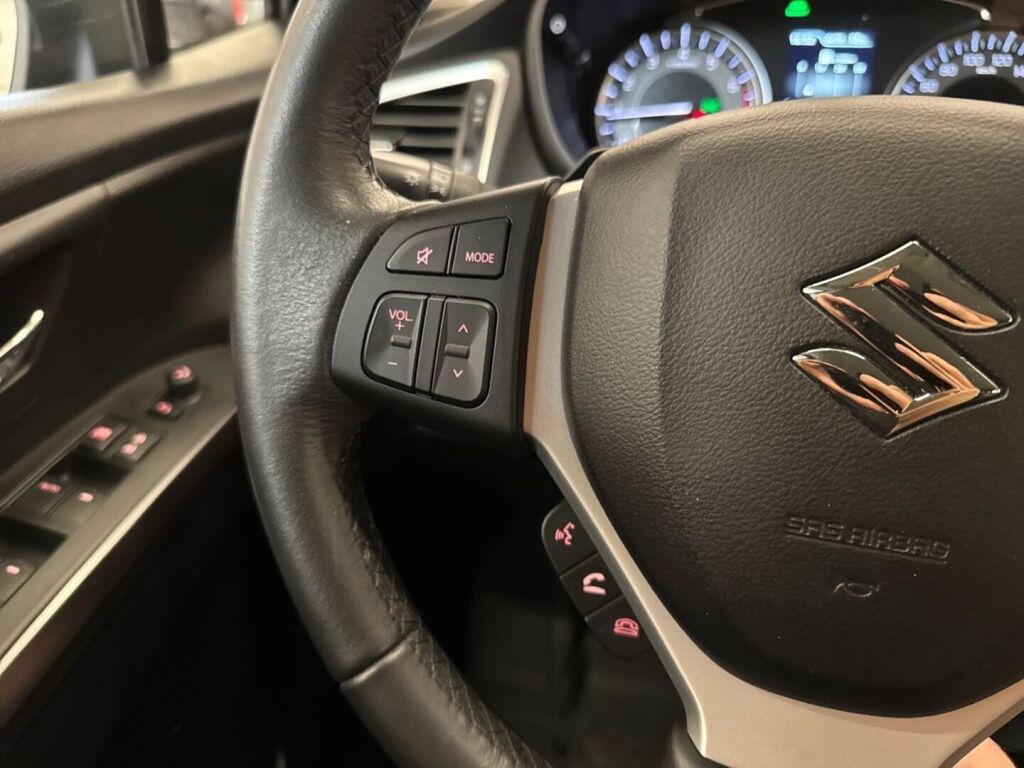 Suzuki S-Cross 2024 Musta