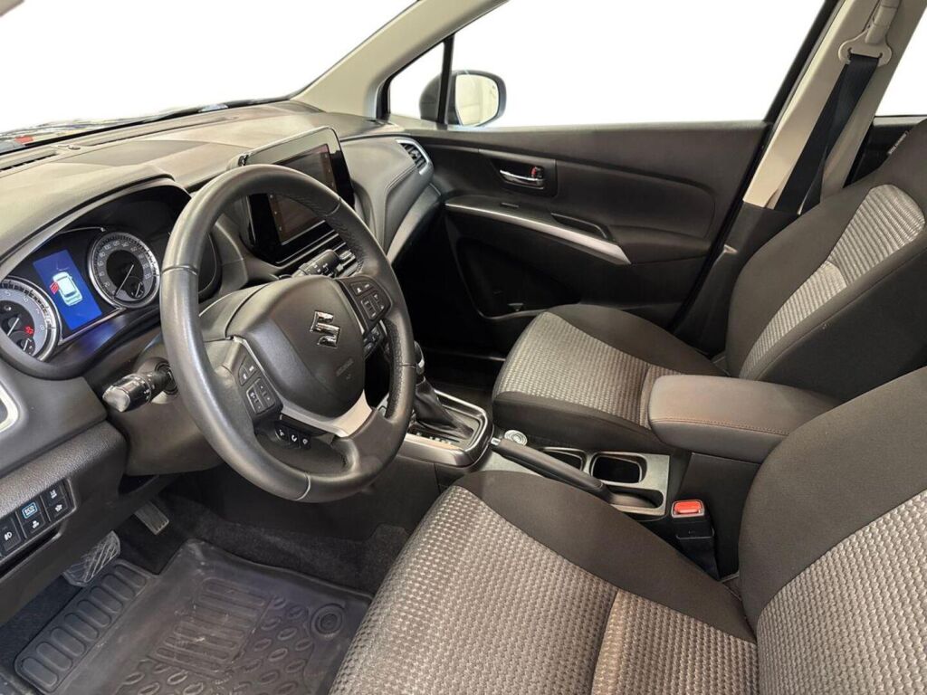 Suzuki S-Cross 2024 Musta