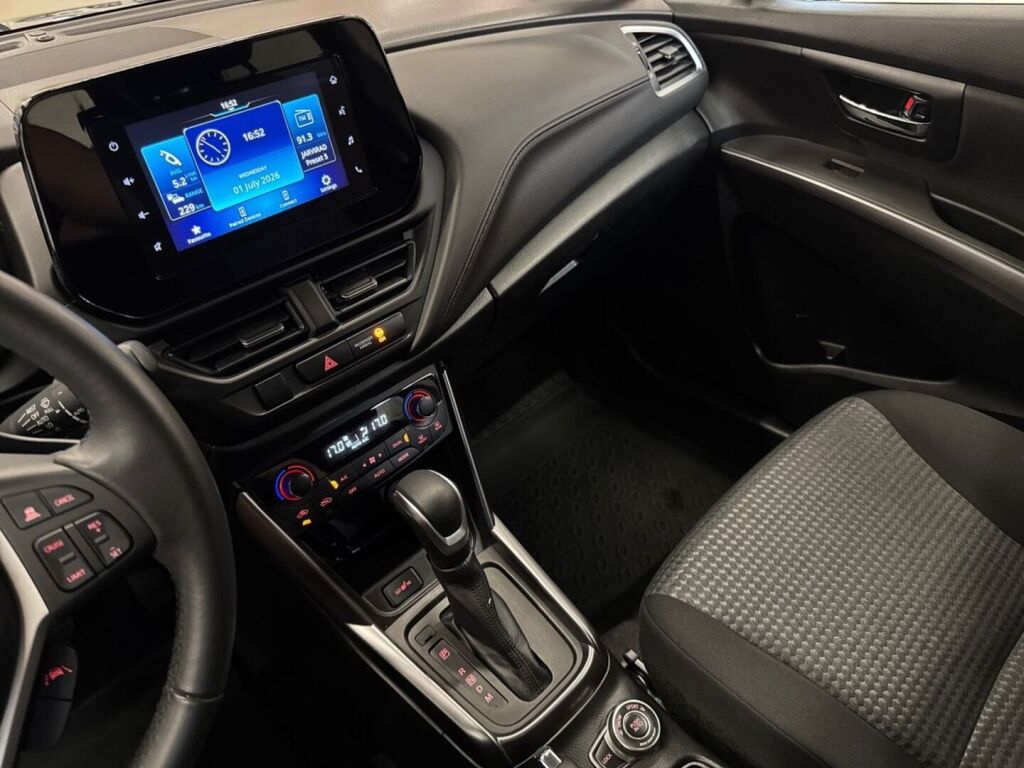 Suzuki S-Cross 2024 Musta