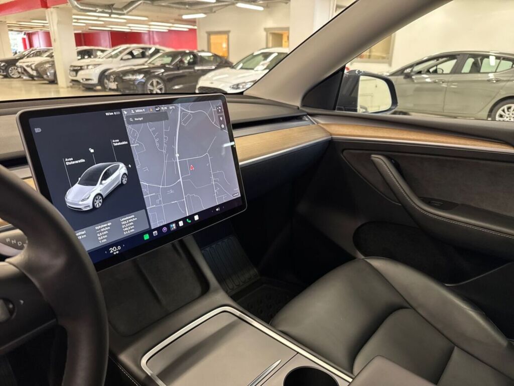 Tesla Model Y 2021 Harmaa