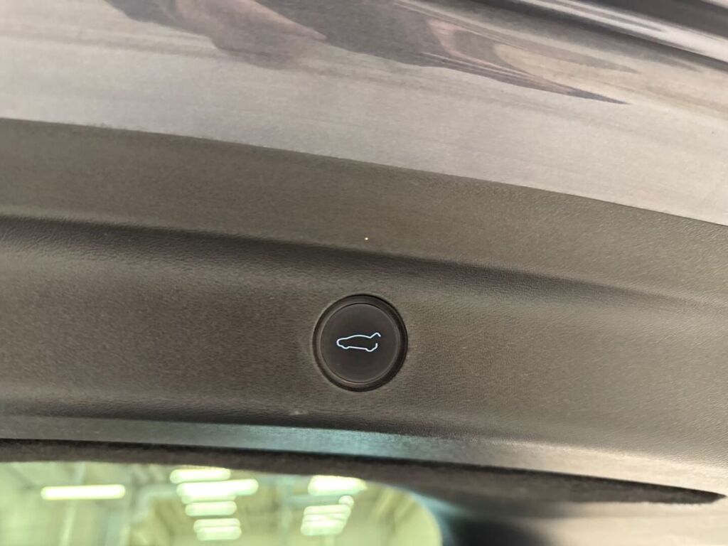 Tesla Model Y 2021 Harmaa