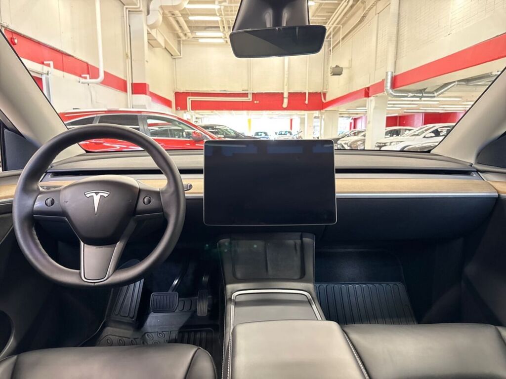 Tesla Model Y 2021 Harmaa