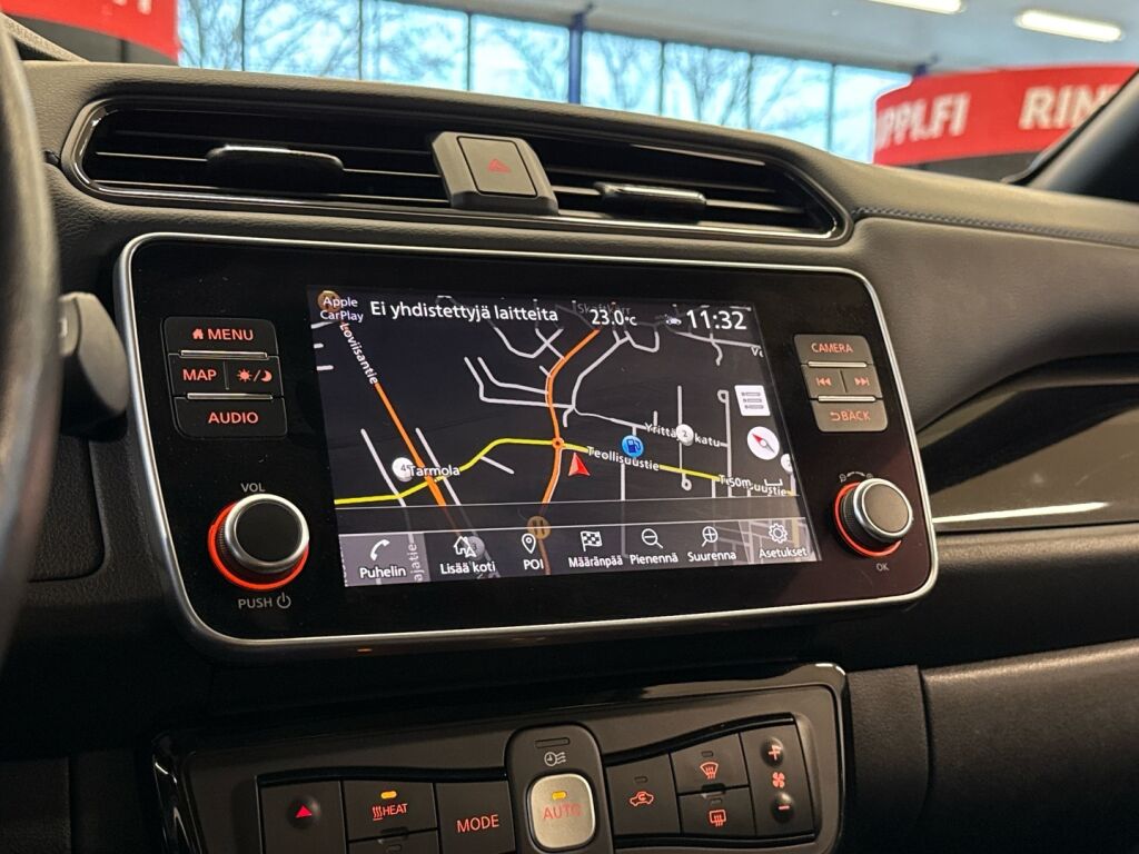 Nissan Leaf 2021 Punainen