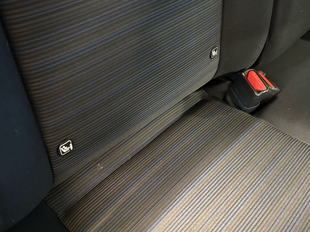 Nissan Leaf 2021 Punainen