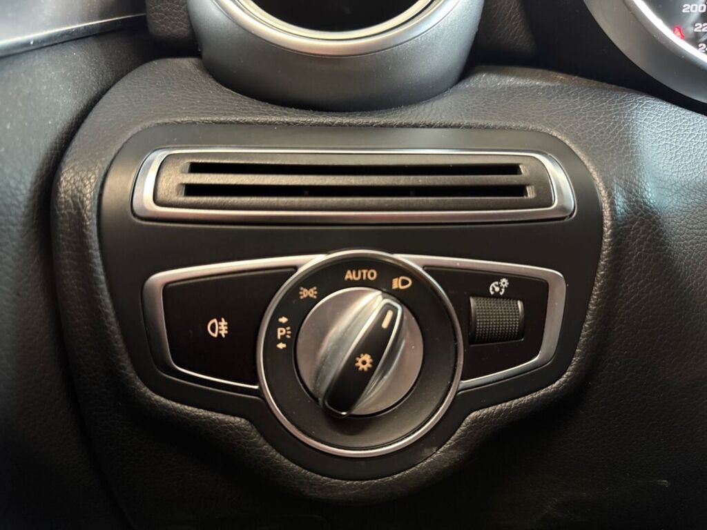 Mercedes-Benz C 2019 Musta