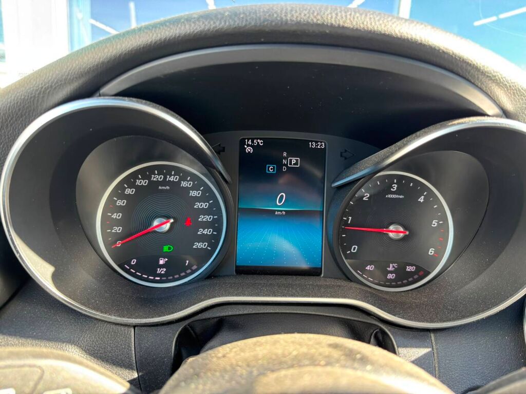 Mercedes-Benz C 2019 Musta