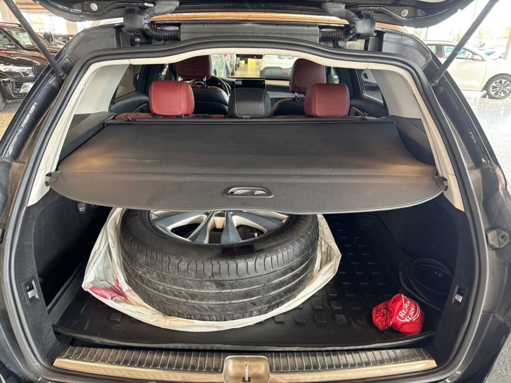 Mercedes-Benz C 2019 Musta