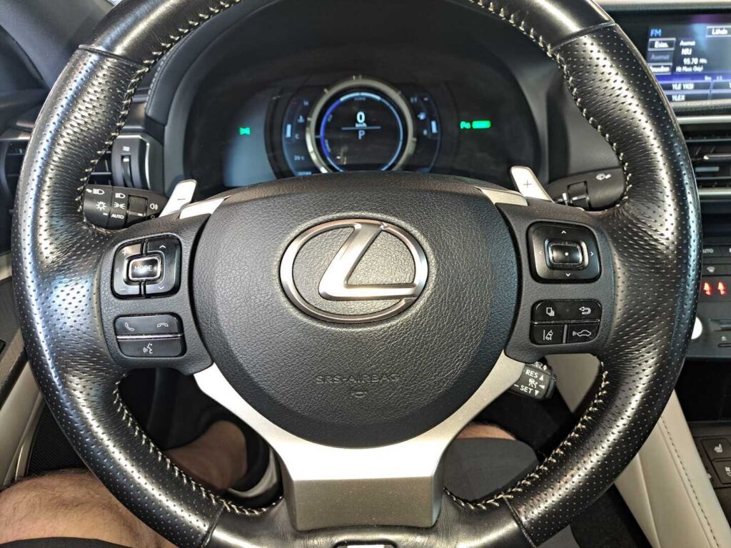 Lexus RC 2016 Punainen