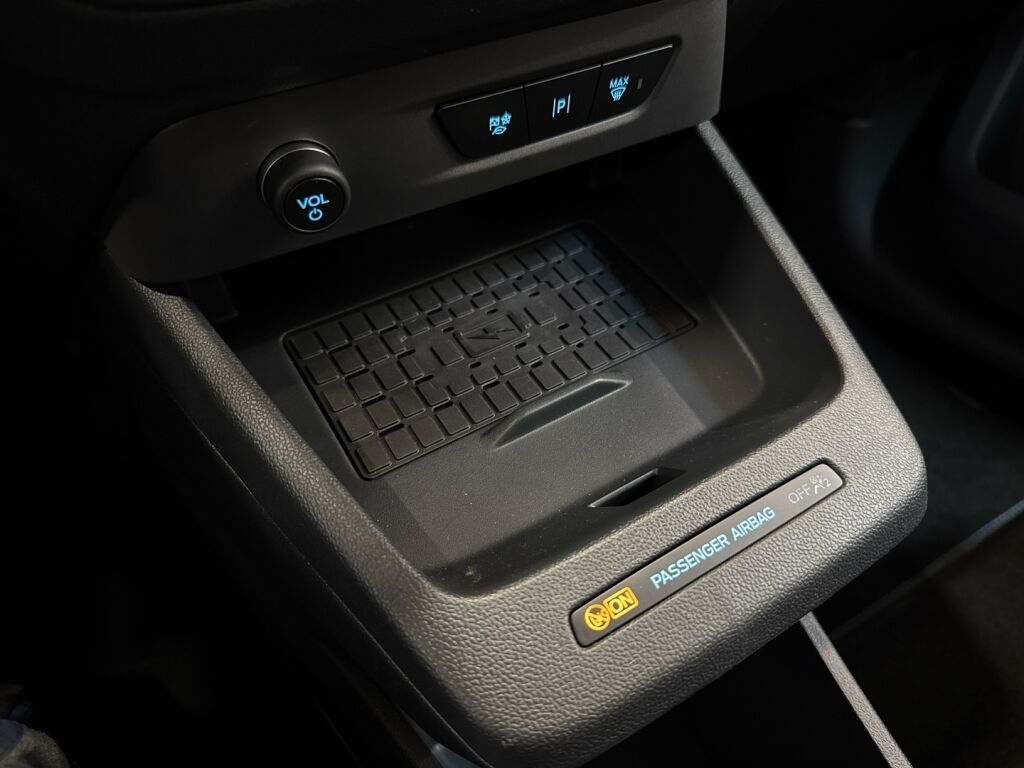 Ford Tourneo Courier 2026 Vihreä