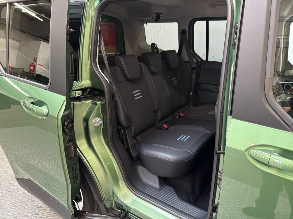 Ford Tourneo Courier 2026 Vihreä