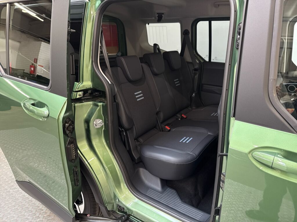 Ford Tourneo Courier 2025 Vihreä