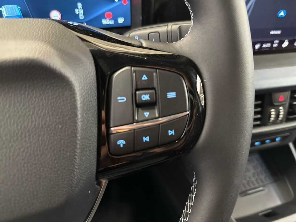 Ford Tourneo Courier 2025 Vihreä