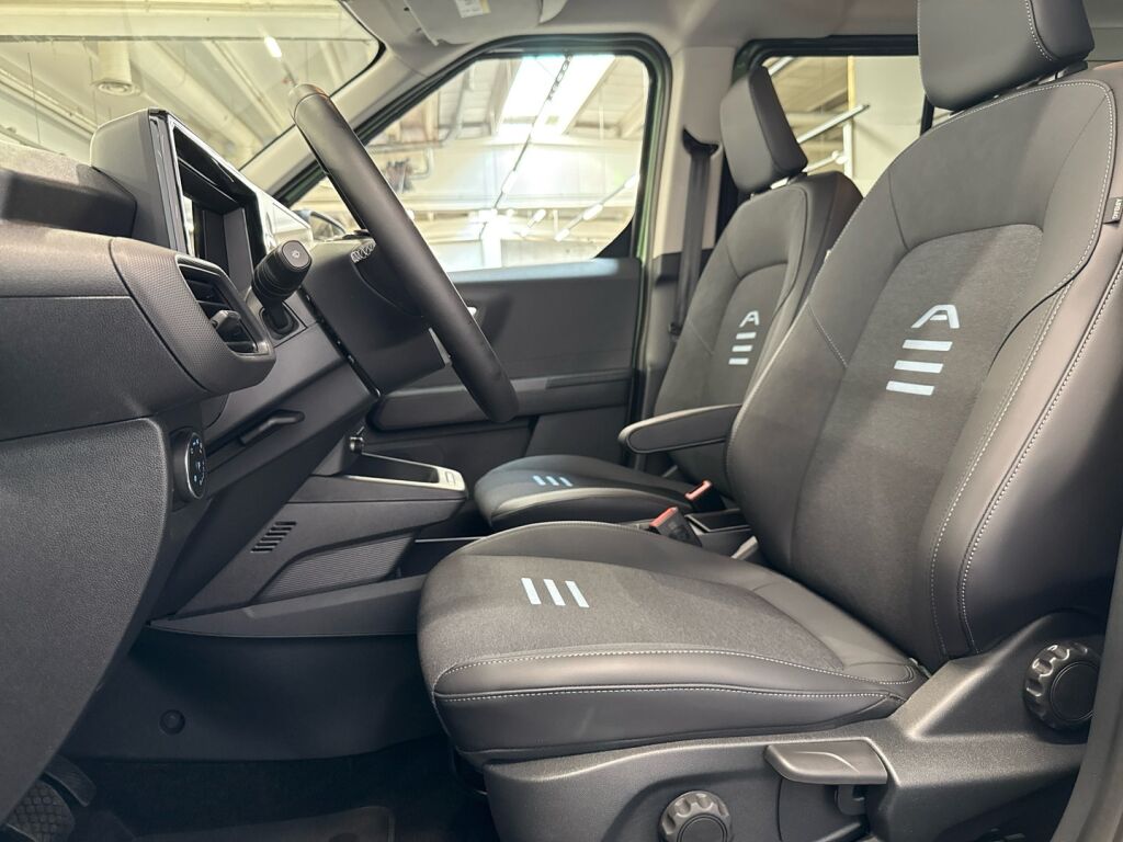 Ford Tourneo Courier 2025 Vihreä