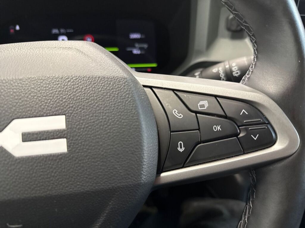 Dacia Bigster 2025 Vihreä