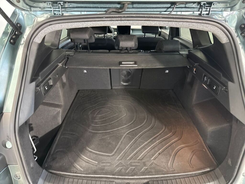 Dacia Bigster 2025 Vihreä