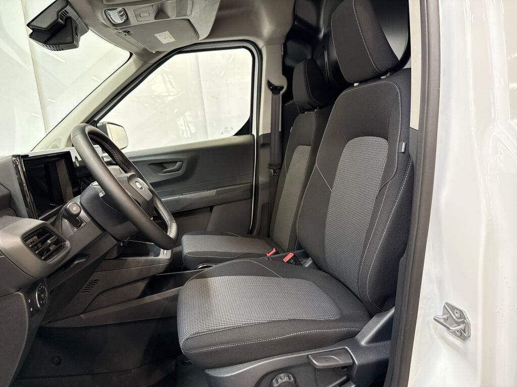 Ford Transit Courier 2025 Frozen White