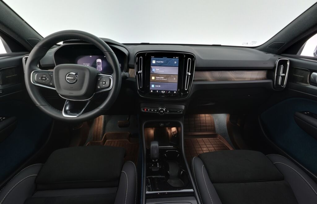 Volvo C40 2022 Sininen