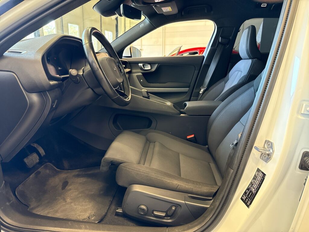 Polestar 2 2022 Valkoinen
