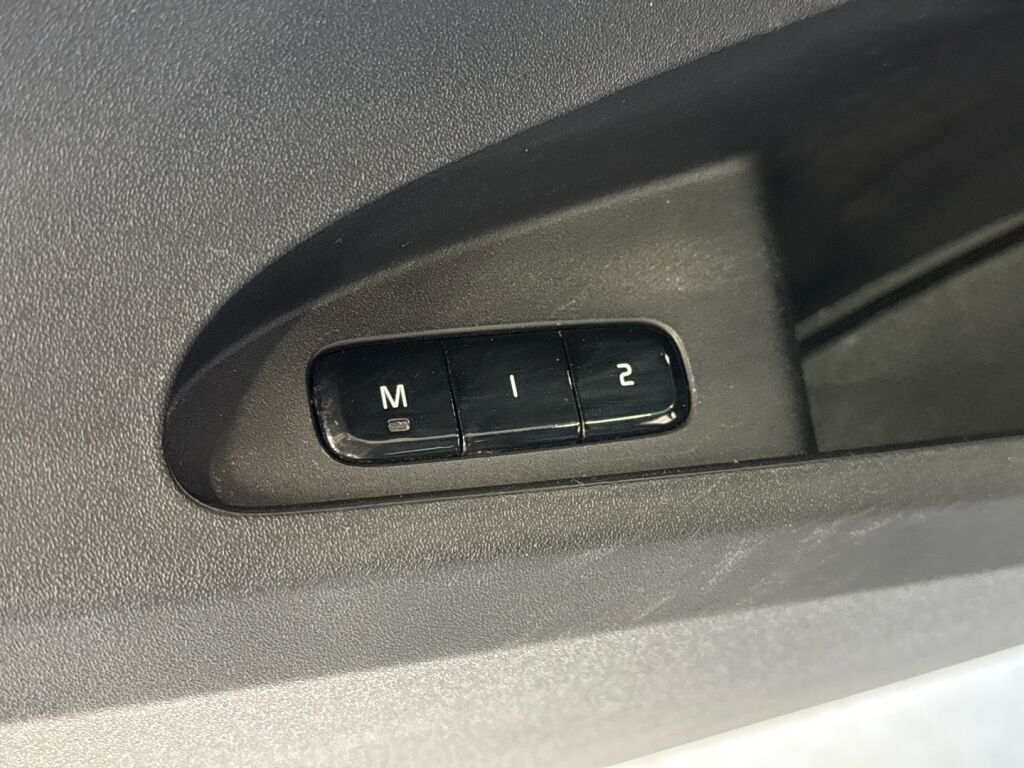 Polestar 2 2022 Valkoinen