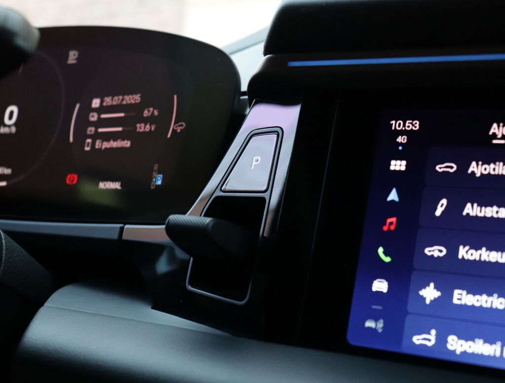 Porsche Macan 2024 Sininen