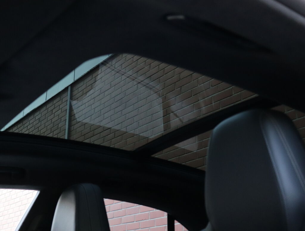 Porsche Macan 2024 Sininen