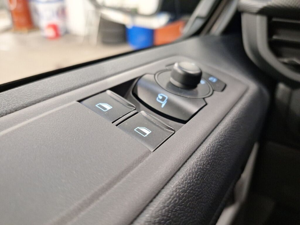 Ford Transit Custom 2026 Sininen