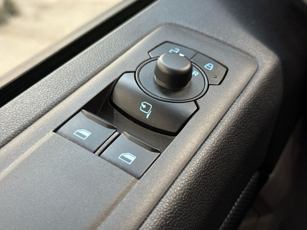 Ford Transit Custom 2026 Sininen